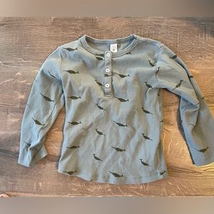 Kate Quinn norwal Henley, size 7